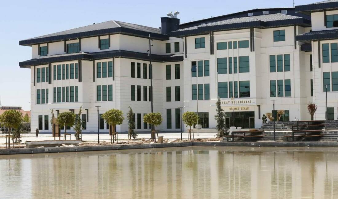 40 bin metrekarelik Millet Bahçesi Aksaray’a nefes olacak Aksaray Belediyesi tarafından yeni belediye hizmet binasının önünde yapımı sürdürülen