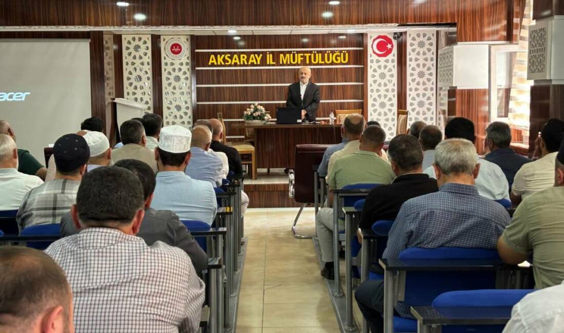Aksaray’da Yaz Kur’an kursu görevlilerine bilgilendirme semineri Aksaray İl Müftülüğü tarafından, camilerde başlayan Yaz Kur’an Kurslarında görev