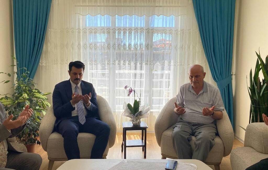 Ortaköy Kaymakamı Bek’ten şehit ailesine anlamlı ziyaret Ortaköy Kaymakamı Mehmet Bek, ilçe protokolüyle birlikte kahraman şehit Jandarma