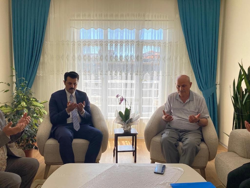 Ortaköy Kaymakamı Mehmet Bek, ilçe protokolüyle birlikte kahraman şehit Jandarma