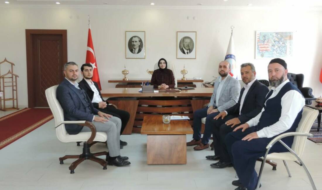 Sarıyahşi İlçe Müftüsü Ahmet Tevfik Sağlam ve beraberindeki heyet, Sarıyahşi