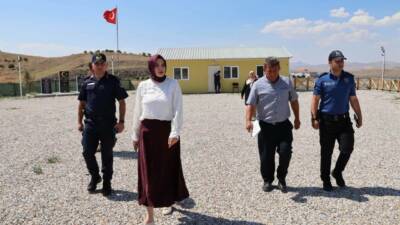 Sarıyahşi Kaymakamı Şeyma Nur Arıkan, kurum amirleriyle birlikte Tabiat Parkı’nı