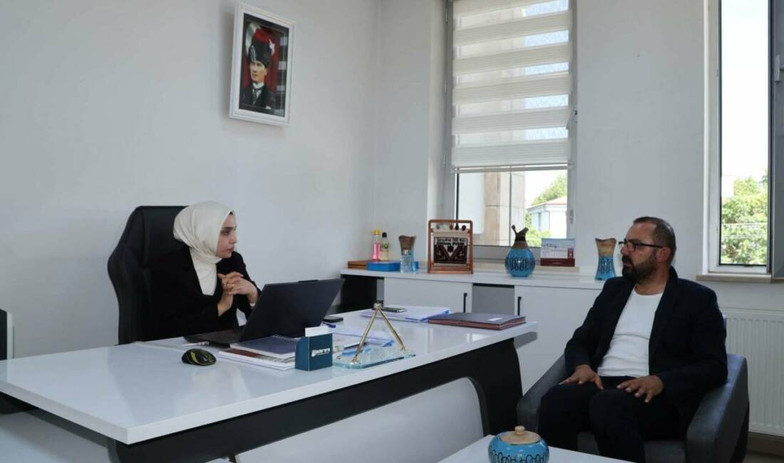 Sarıyahşi Kaymakamı Arıkan’dan kurumlara ziyaret Sarıyahşi Kaymakamı Şeyma Nur Arıkan, Kaymakamlık bünyesinde hizmet veren kamu