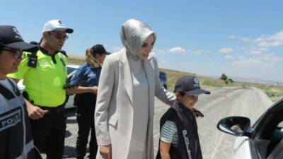 Sarıyahşi Kaymakamı Şeyma Nur Arıkan, hafta sonu gerçekleştirilen trafik uygulamasına