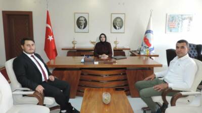 Sarıyahşi Devlet Hastanesi Müdürü Adem Çelik ile Başhekim Mustafa Yağmur,