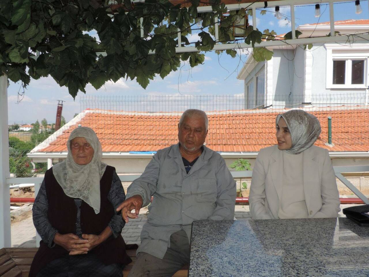 Sarıyahşi Kaymakamı Şeyma Nur Arıkan, şehit ailesini ziyaret ederek talep