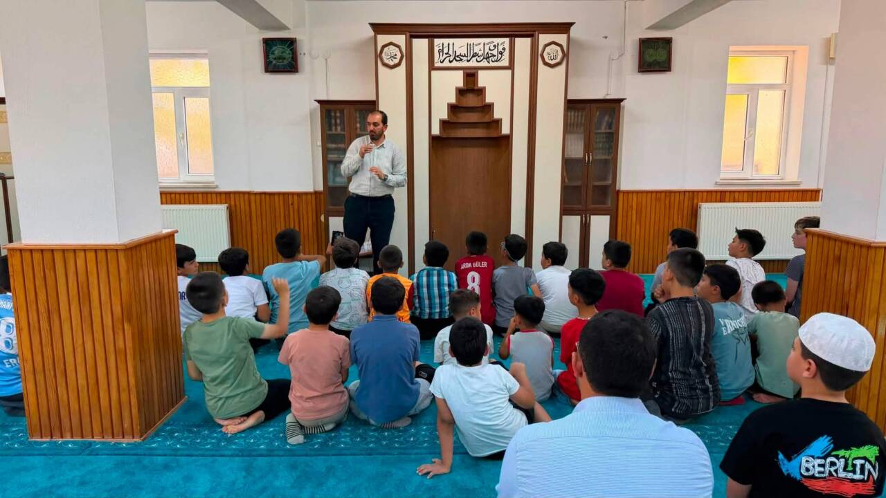 Sultanhanı İlçe Müftülüğü tarafından yürütülen “Şehirlerin Kalbi Camide Buluşuyoruz” projesi