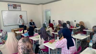 Sultanhanı’nın hayırsever isimlerinden Rıfat Ağır, İlçe Müftüsü Selman Çiloğlu ile