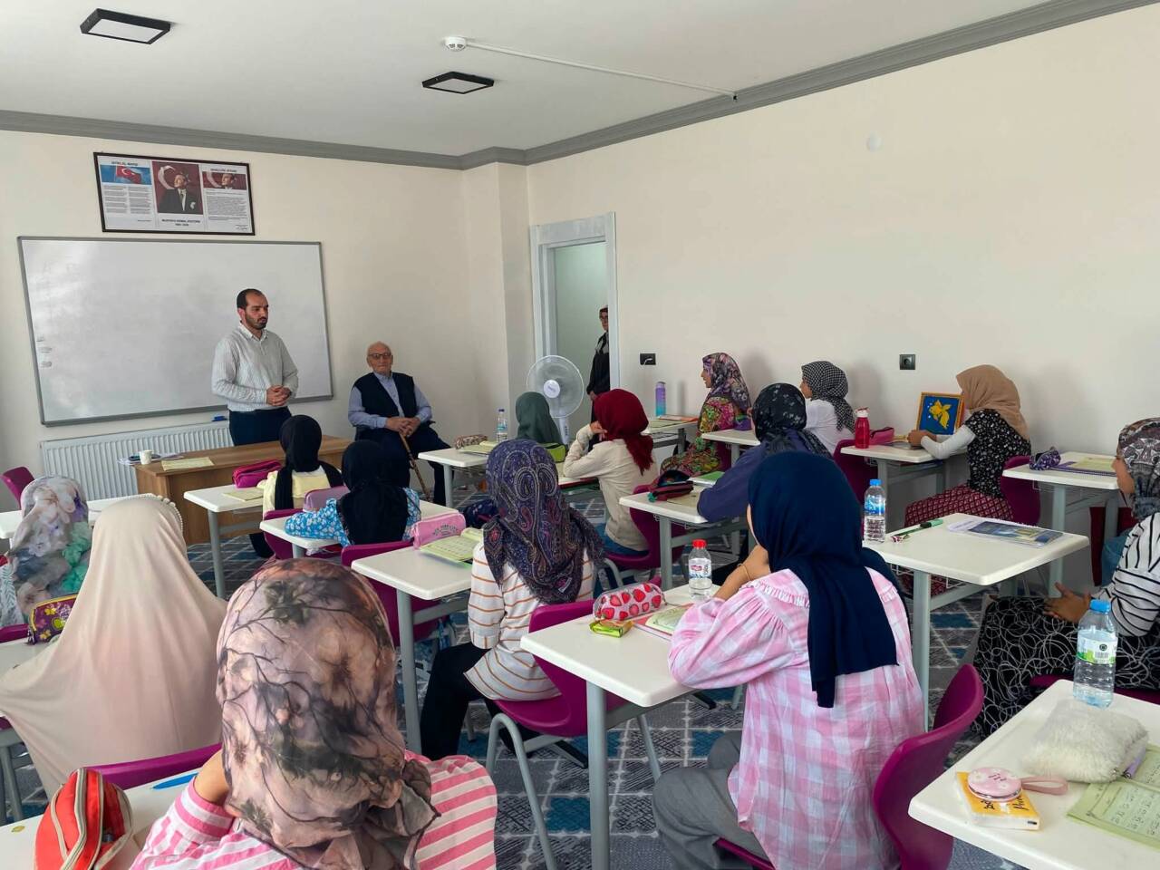 Sultanhanı’nın hayırsever isimlerinden Rıfat Ağır, İlçe Müftüsü Selman Çiloğlu ile
