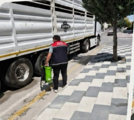 Aksaray’da canlı hayvan sevk kontrolleri ve dezenfeksiyon çalışmaları sürüyor Aksaray İl Tarım ve Orman Müdürlüğü, hayvan sağlığının korunması ve