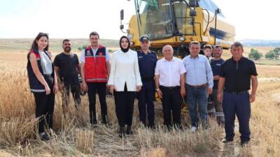 Aksaray’ın Sarıyahşi ilçesinde Kaymakam Şeyma Nur Arıkan, Boğazköy’de kooperatifleri, devam