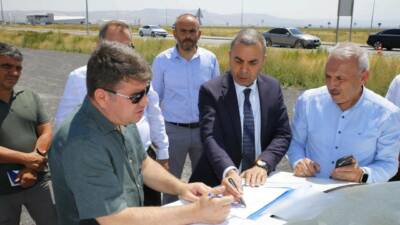 Aksaray Belediyesi tarafından yapımı sürdürülen Tır Garajı Projesi'nde çalışmalar devam