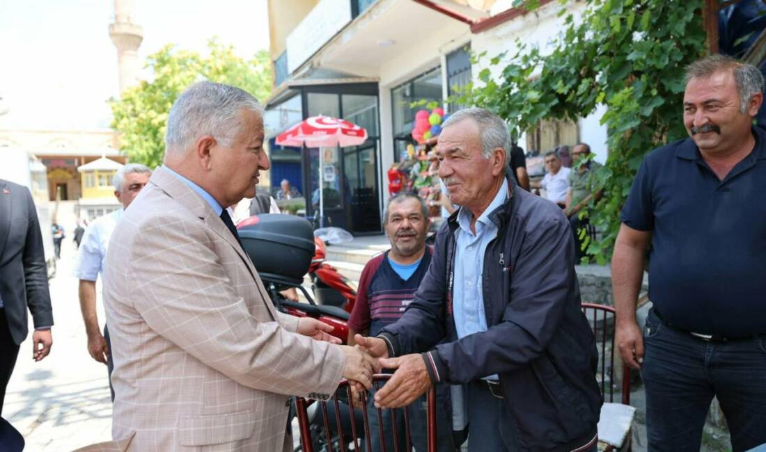 Vali Murat Duru, Helvadere ve Yenipınar’da Vatandaşlarla Buluştu Aksaray Valisi Murat Duru, Helvadere beldesi ve Yenipınar Köyü’nde gerçekleştirdiği