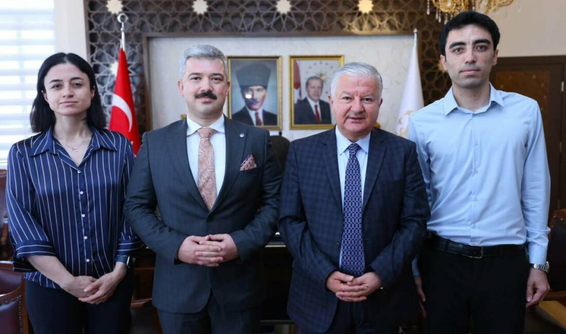 Vali Duru’dan Başarılı hâkim adayına tebrik Aksaray Valisi Murat Duru, Bodrum Adalet Komisyonu Başkanı Ahmet Yaşar