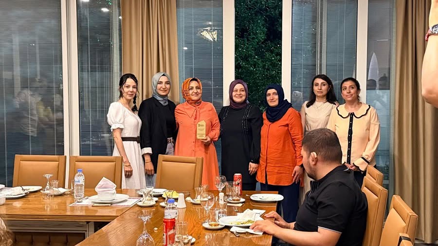 Aksaray Denetimli Serbestlik’te duygusal veda Aksaray Denetimli Serbestlik Müdürlüğü’nde Müdür Yardımcısı olarak görev yapan Burcu