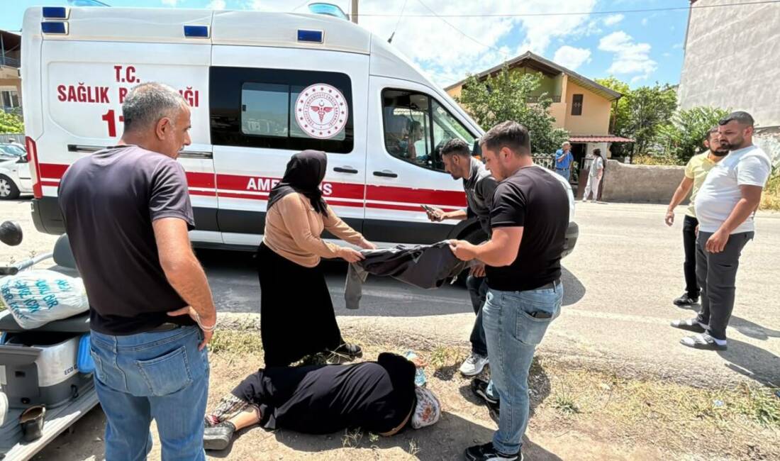 Aksaray’da bahçeden topladığı kayısılarla elektrikli